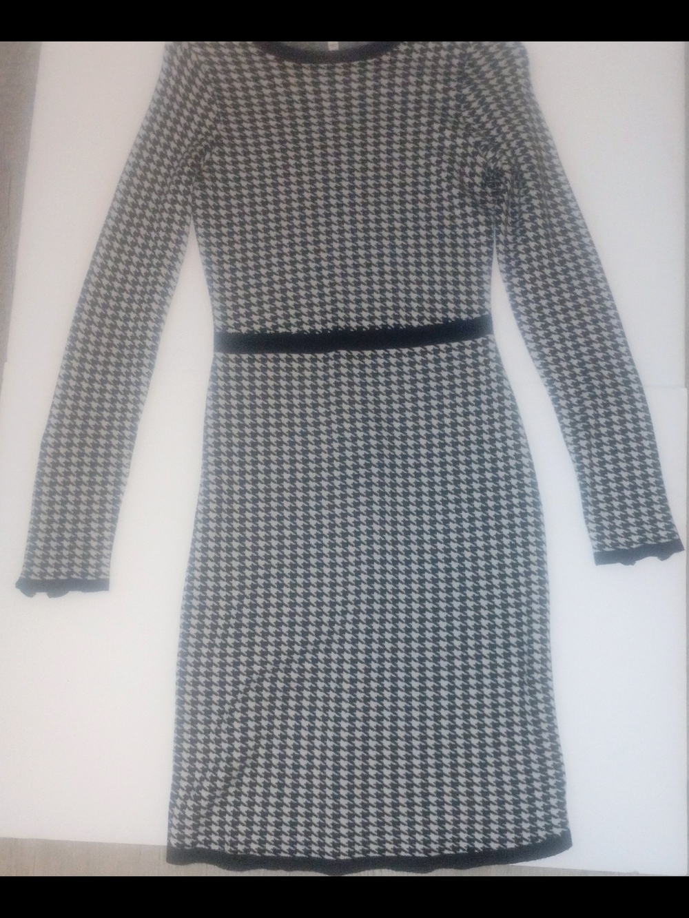 Women's Black and White Houndstooth Long Sleeve Knit Dress